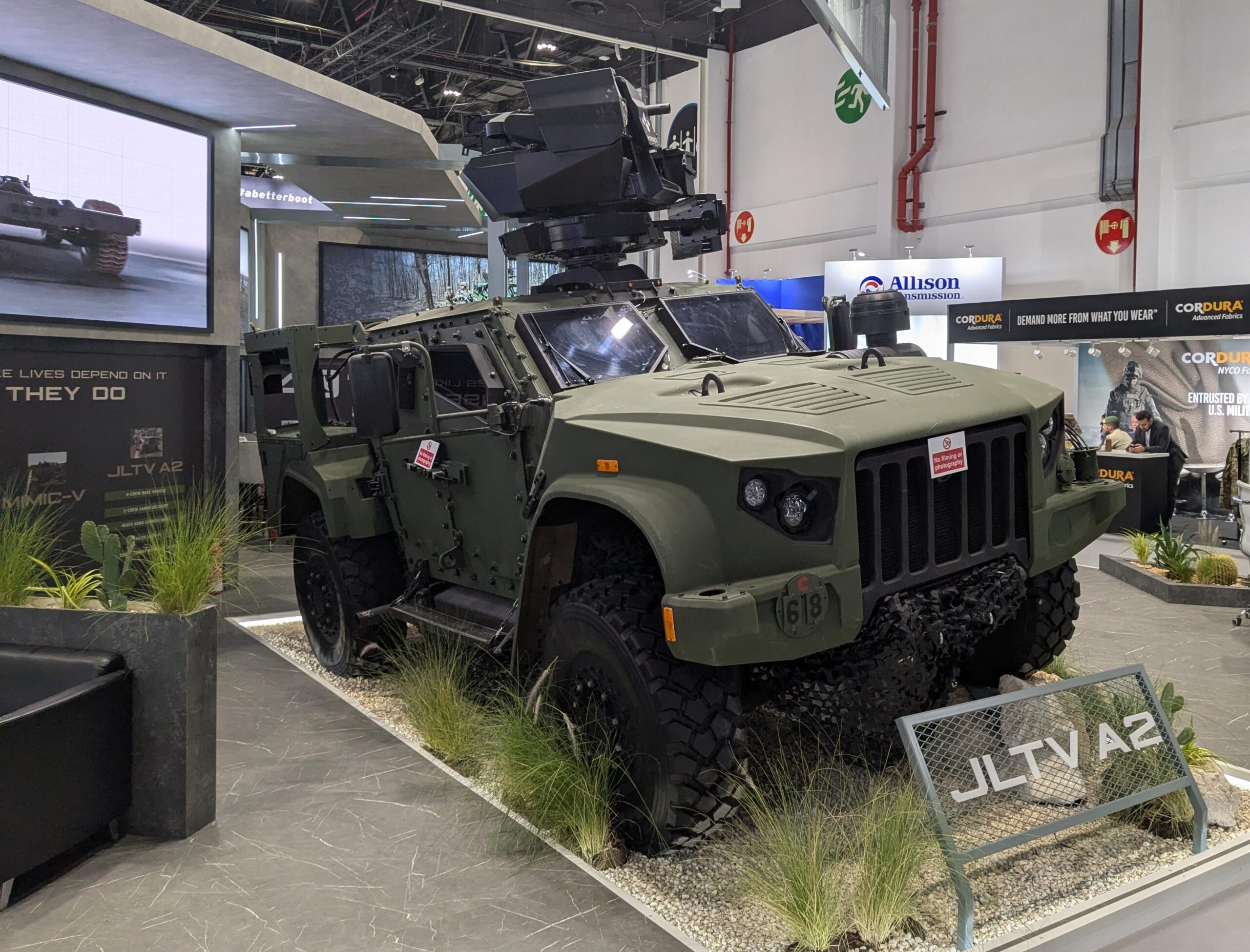 IDEX 2025: „Am General“ rodomas JLTV A2, kai transporto priemonė patenka į gamybą