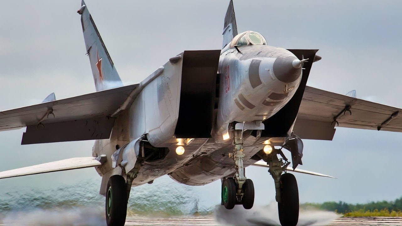 MiG-25 Foxbat: Origins, History and Technical Data Analysis