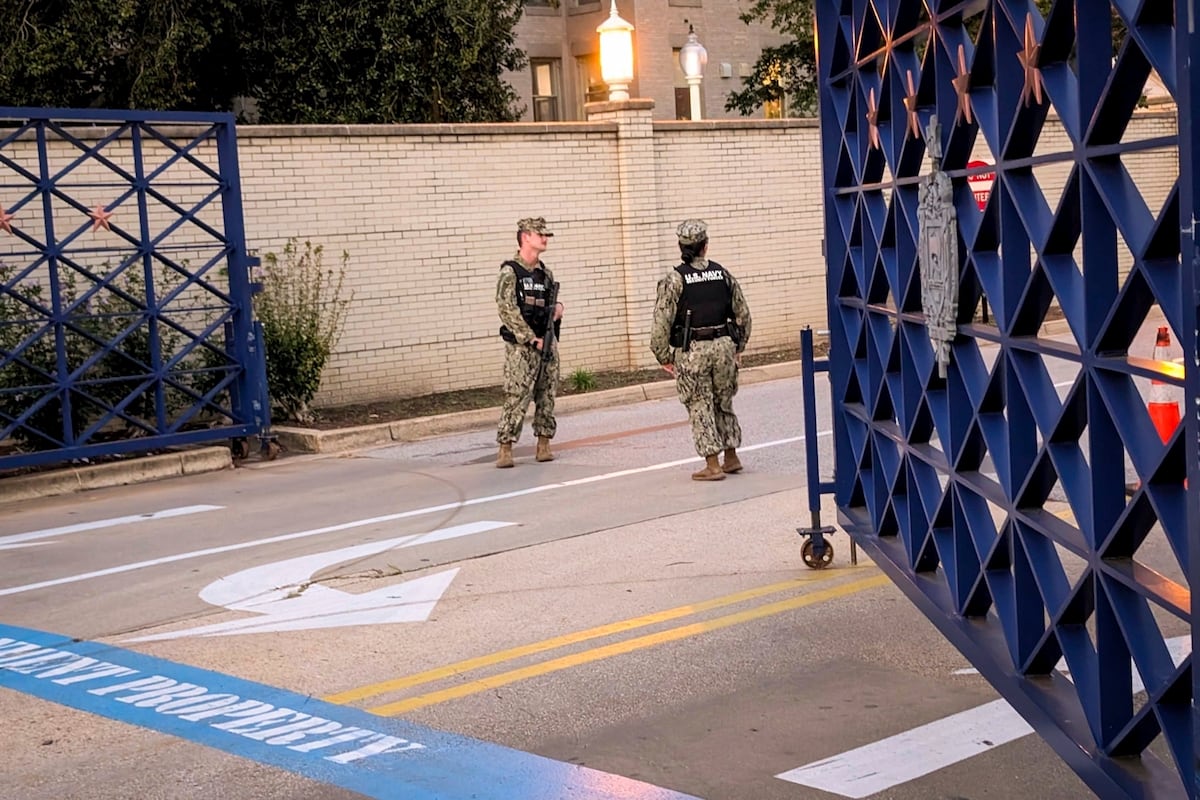 Melaginga grėsmė lėmė jūrų akademijos užraktą, o paskui klaidingai šaudė
