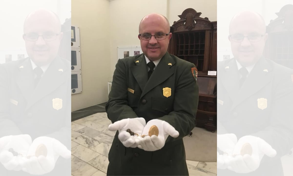 „Eisenhower“ bibliotekos vadovas, išverstas po kardų su Trumpu