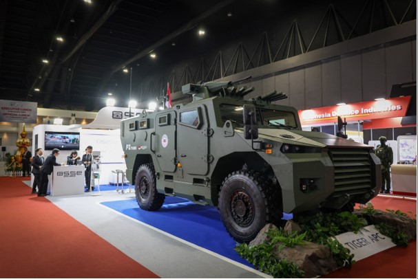 PT SSE Bankoke paleido šarvuotą transporterį P2 Tiger 4×4