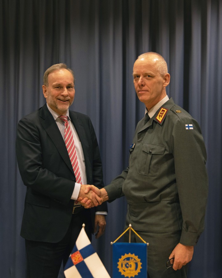 Patria ir FDF atnaujina strateginės partnerystės sutartį