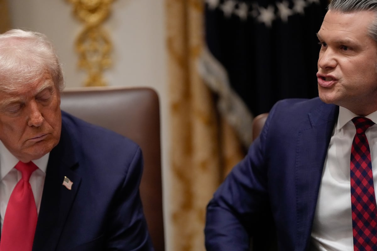 Hegsethas sako nematęs išgyvenusių po pirmojo Karibų jūros streiko