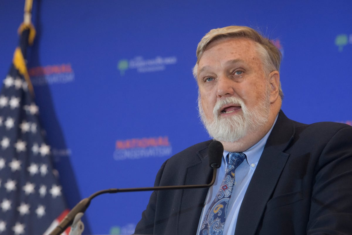 Krikščionių nacionalistų pastorius kalba savo pamokslą kariams Pentagone