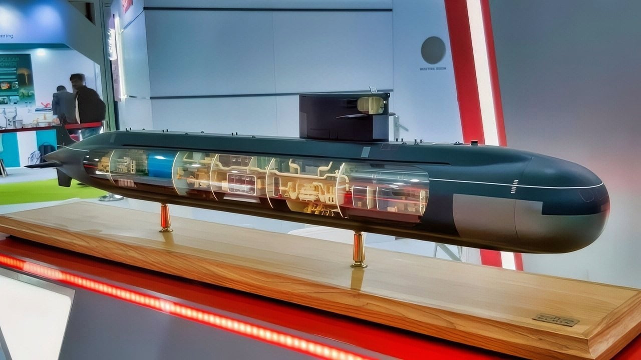 Juodoji skylė 2.0: naujasis Rusijos AIP Amur klasės povandeninis laivas turi žinią JAV kariniam jūrų laivynui