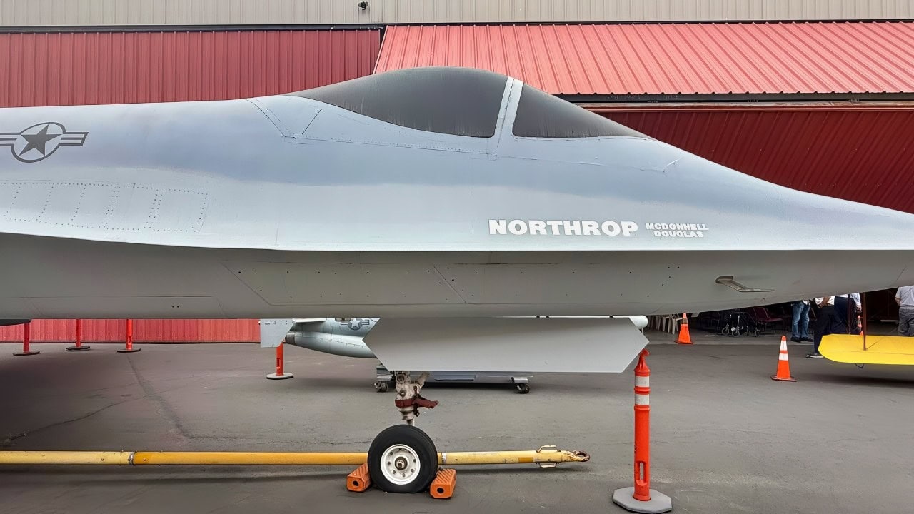 YF-23 prieš F-22 Raptor: kodėl „Juodoji našlė II“ prarado slaptą JAV oro pajėgų naikintuvo karūną