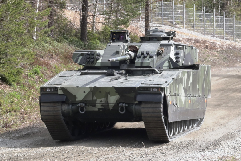 CV90 ir BVs10, didinant gamybą ir žvelgiant į ateitį