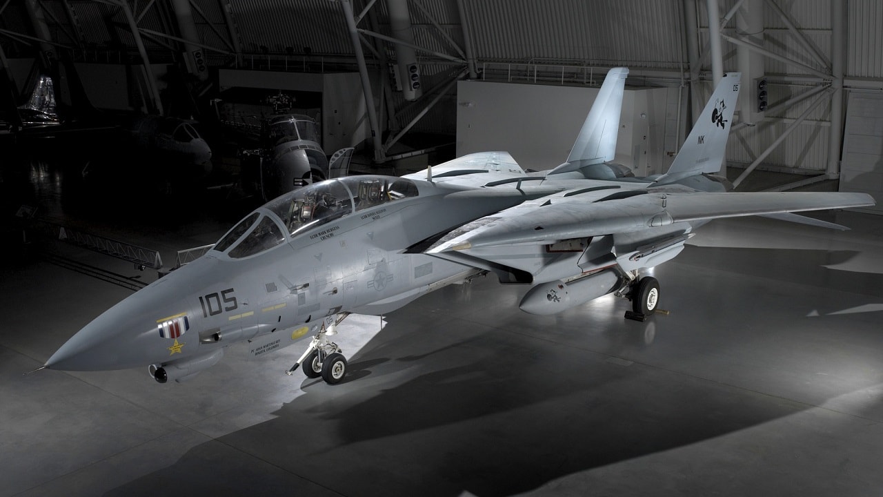 F-14 Tomcat naikintuvas nebuvo pirmasis JAV karinio jūrų laivyno pasirinkimas