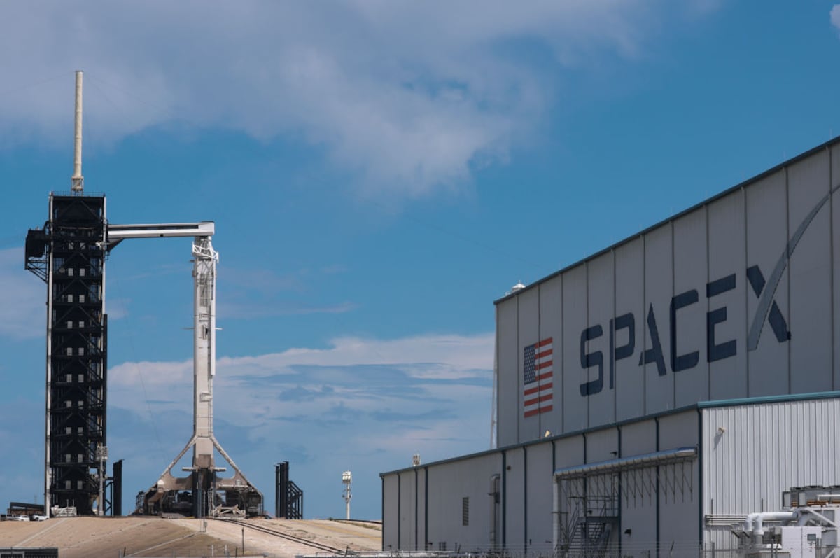 „SpaceX“ sudarė 4 mlrd